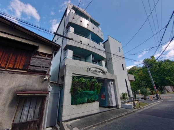 クレストウッド