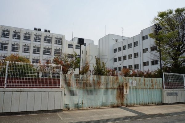 伊丹市中野東２丁目のマンション(伊丹市立鴻池小学校)