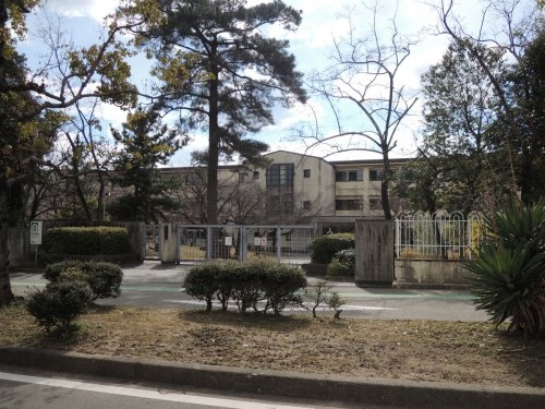 西宮市門戸岡田町の貸家(西宮市立甲陵中学校)