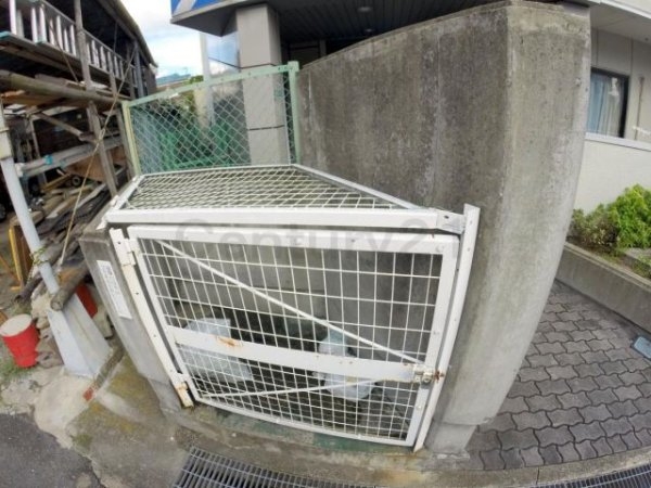 川西市花屋敷山手町のマンション