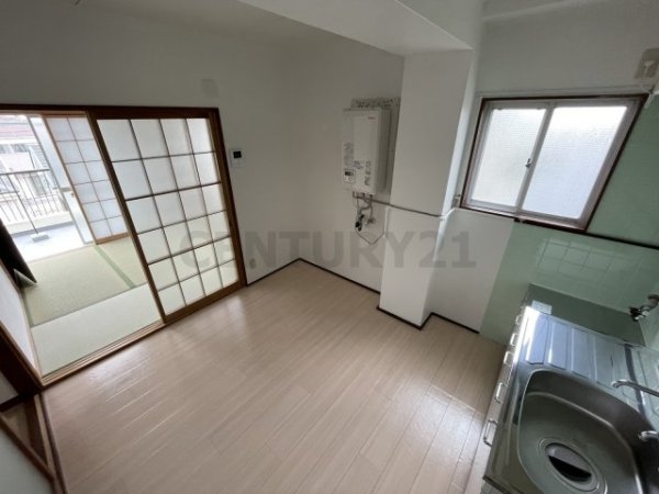 宝塚市泉町のマンション