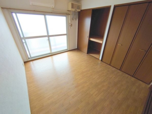 伊丹市荻野４丁目のマンション