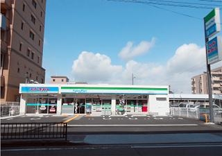 川西市花屋敷１丁目のマンション(ファミリーマート川西能勢口駅北店)