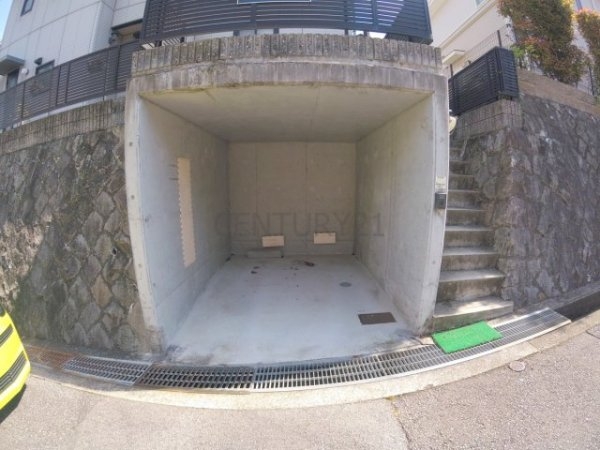 宝塚市逆瀬台５丁目の貸家