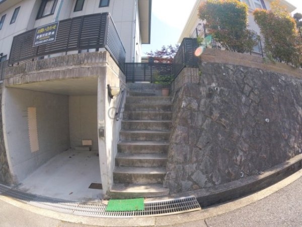 宝塚市逆瀬台５丁目の貸家