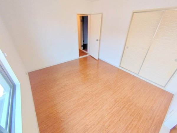 伊丹市中野東３丁目のアパート