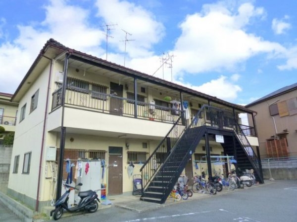 宝塚市泉町のアパート