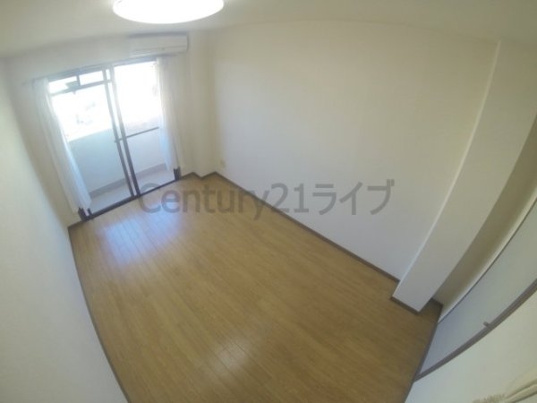 川西市出在家町のマンション