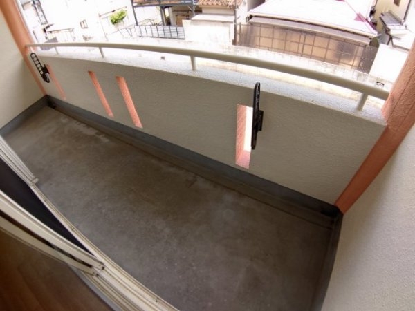 伊丹市中野東１丁目のアパート