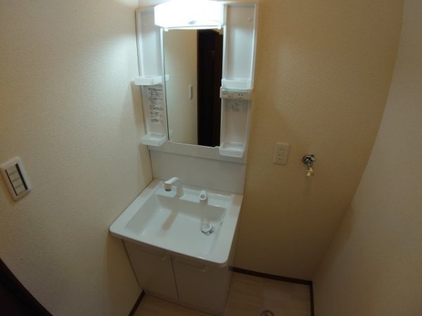 伊丹市中野東１丁目のアパート