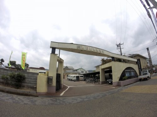 箕面市半町2丁目のマンション(箕面自動車教習所)