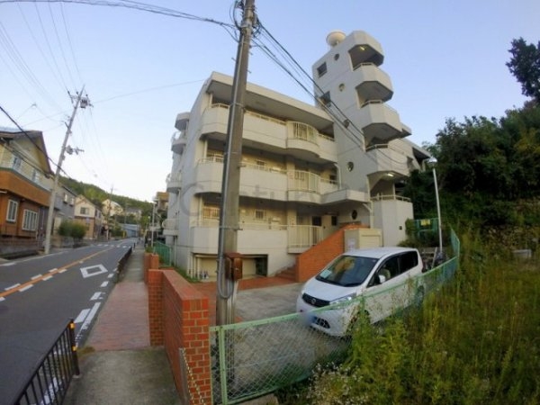 川西市満願寺町のマンション