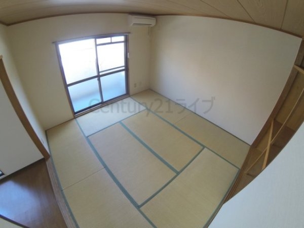 宝塚市鹿塩２丁目のマンション