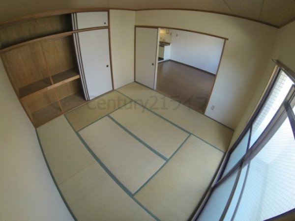 宝塚市鹿塩２丁目のマンション
