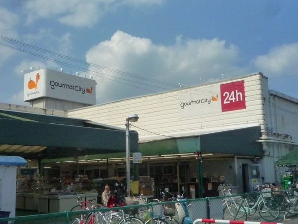 宝塚市小林3丁目のテラスハウス(グルメシティ小林店)