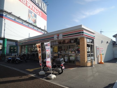 宝塚市小林3丁目のテラスハウス(セブン-イレブン宝塚小林3丁目店)