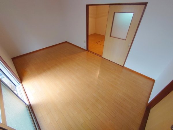 宝塚市小林３丁目のテラスハウス