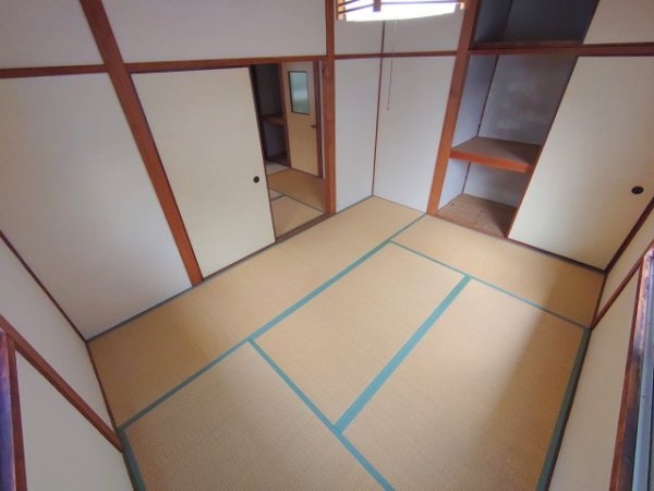 宝塚市小林３丁目のテラスハウス