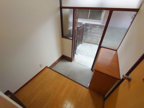 宝塚市小林３丁目のテラスハウス