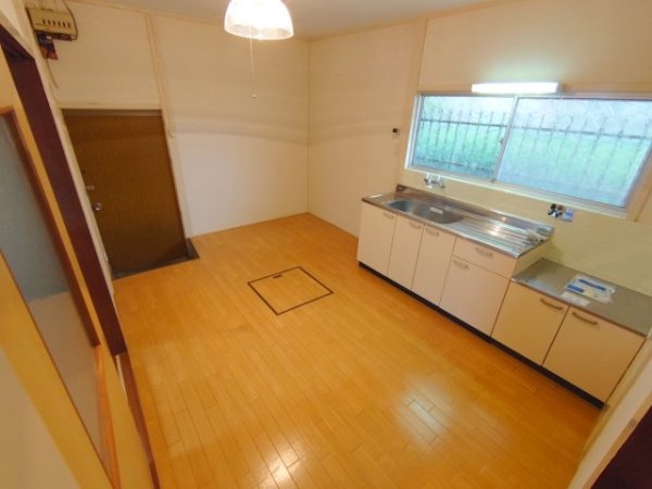 宝塚市小林３丁目のテラスハウス