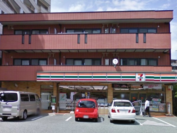 宝塚市宝松苑のマンション(セブン-イレブン 宝塚湯本町店)