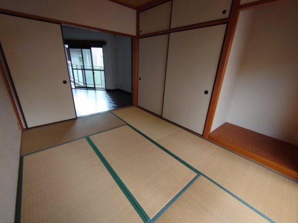 宝塚市宝松苑のマンション