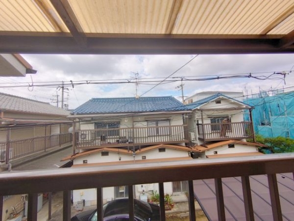 伊丹市荻野西２丁目のテラスハウス