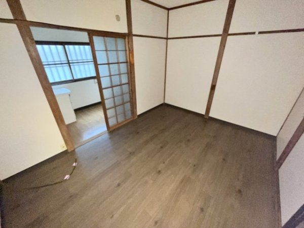 宝塚市南ひばりガ丘１丁目のアパート