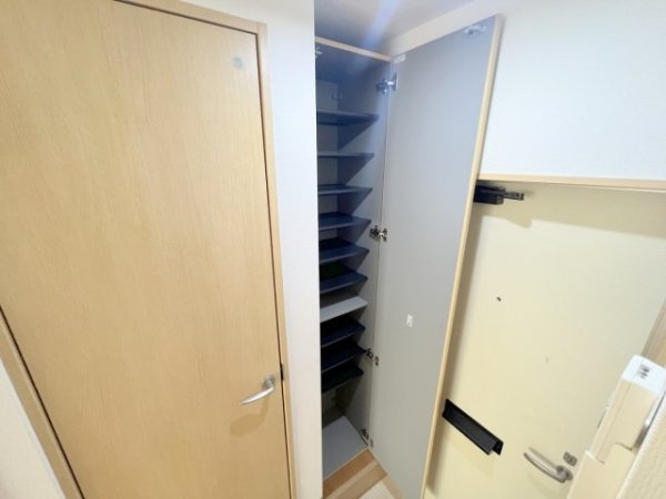 川西市花屋敷１丁目のマンション