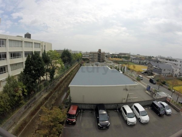 伊丹市荻野２丁目のマンション