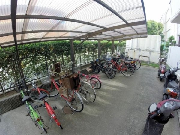 伊丹市荻野２丁目のマンション