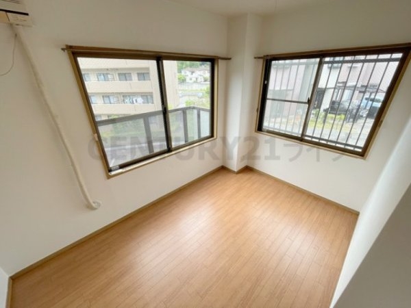 川西市一庫３丁目のマンション