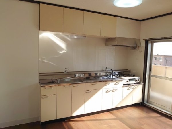 宝塚市宝梅２丁目のマンション
