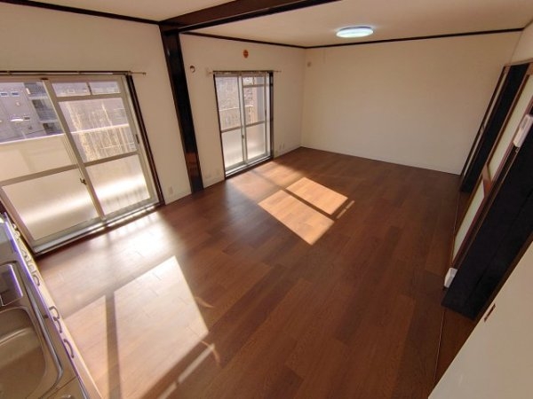 宝塚市宝梅２丁目のマンション