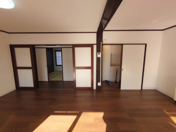 宝塚市宝梅２丁目のマンション