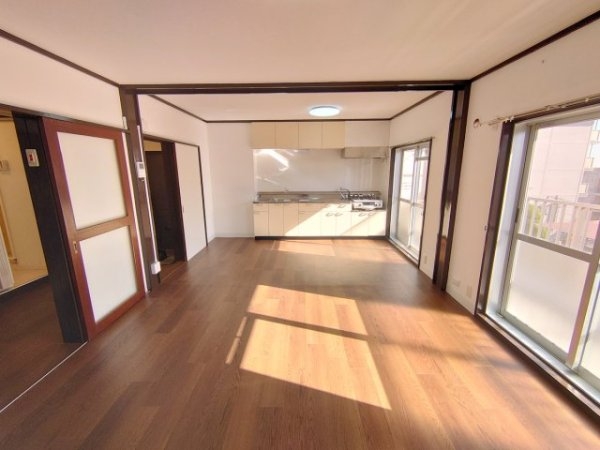 宝塚市宝梅２丁目のマンション