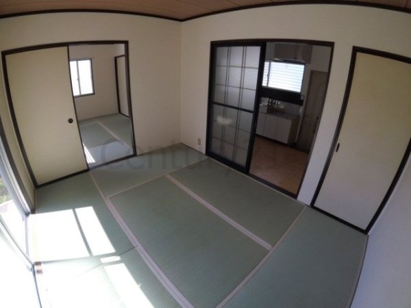 宝塚市鹿塩２丁目のアパート