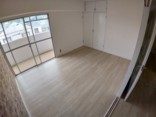 宝塚市山本丸橋１丁目のマンション