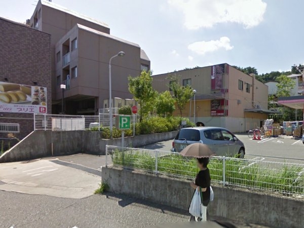 宝塚市逆瀬川2丁目のアパート(フレスコ小林店)