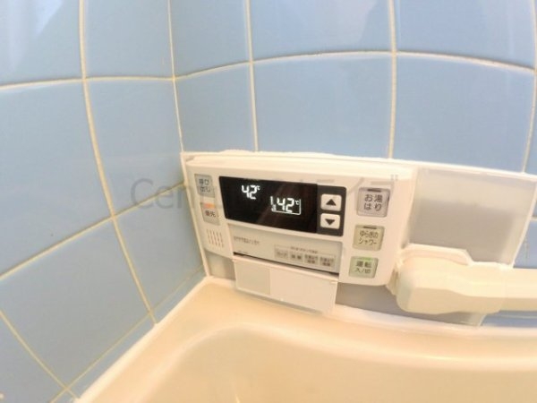 宝塚市逆瀬川２丁目のアパート