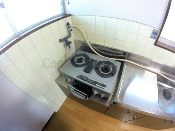 宝塚市逆瀬川２丁目のアパート
