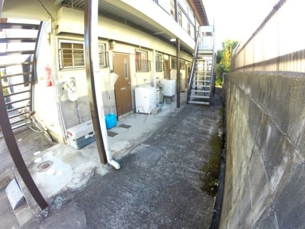 宝塚市逆瀬川２丁目のアパート