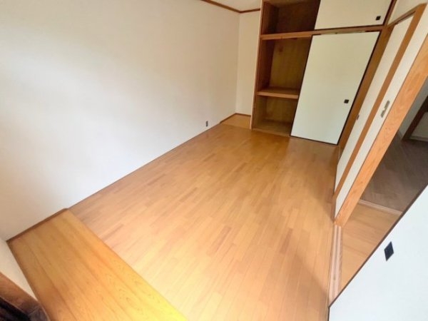 宝塚市中筋山手２丁目のアパート