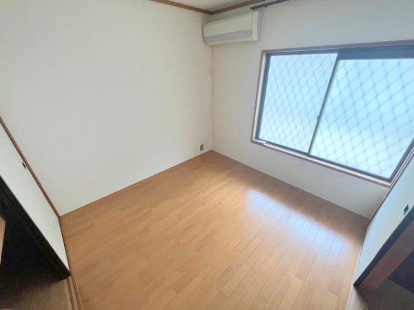 宝塚市中筋山手２丁目のアパート
