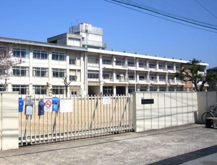 池田市石橋２丁目の貸家(池田市立石橋小学校)