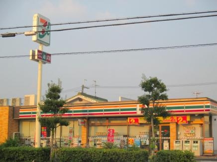 川西市久代1丁目のアパート(セブン?イレブン川西久代1丁目店)