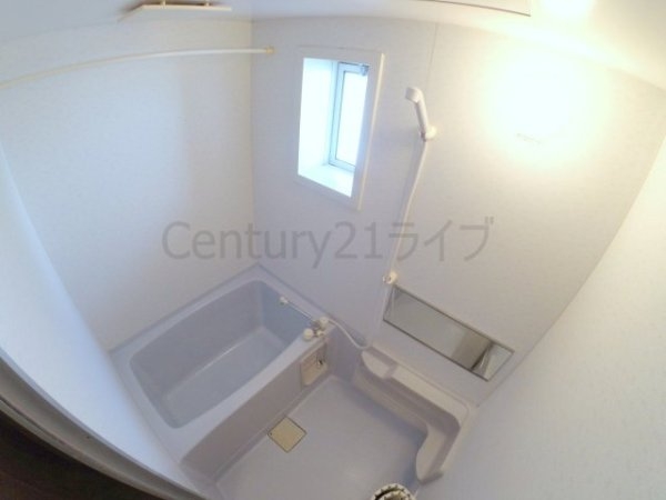 西宮市下大市東町のアパート