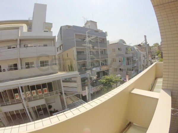 西宮市甲東園３丁目のマンション