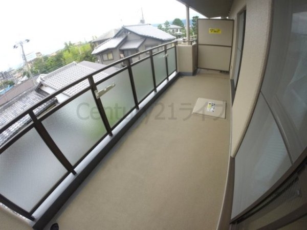 宝塚市平井２丁目のマンション