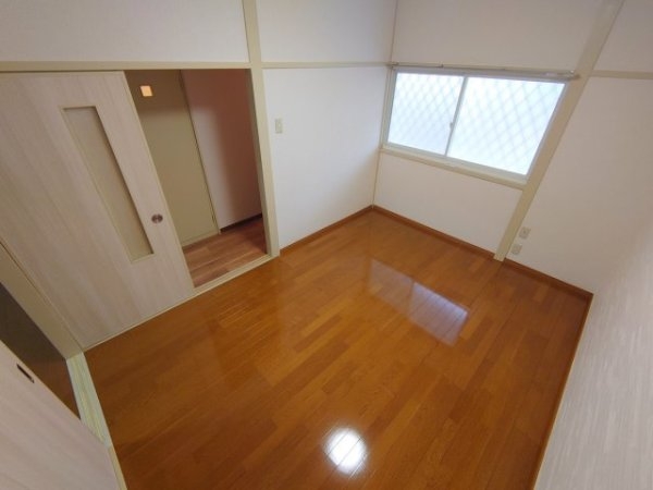 西宮市薬師町のアパート